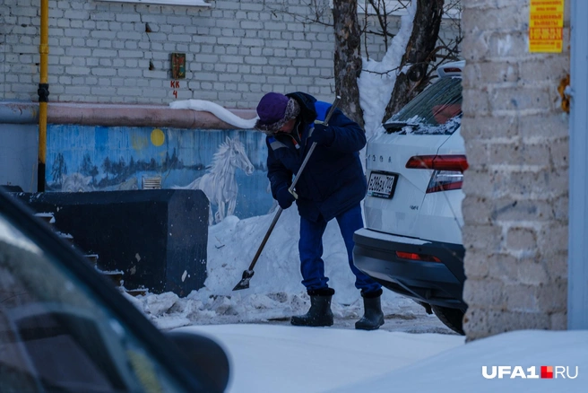 Работает в любую погоду | Источник: Булат Салихов / UFA1.RU