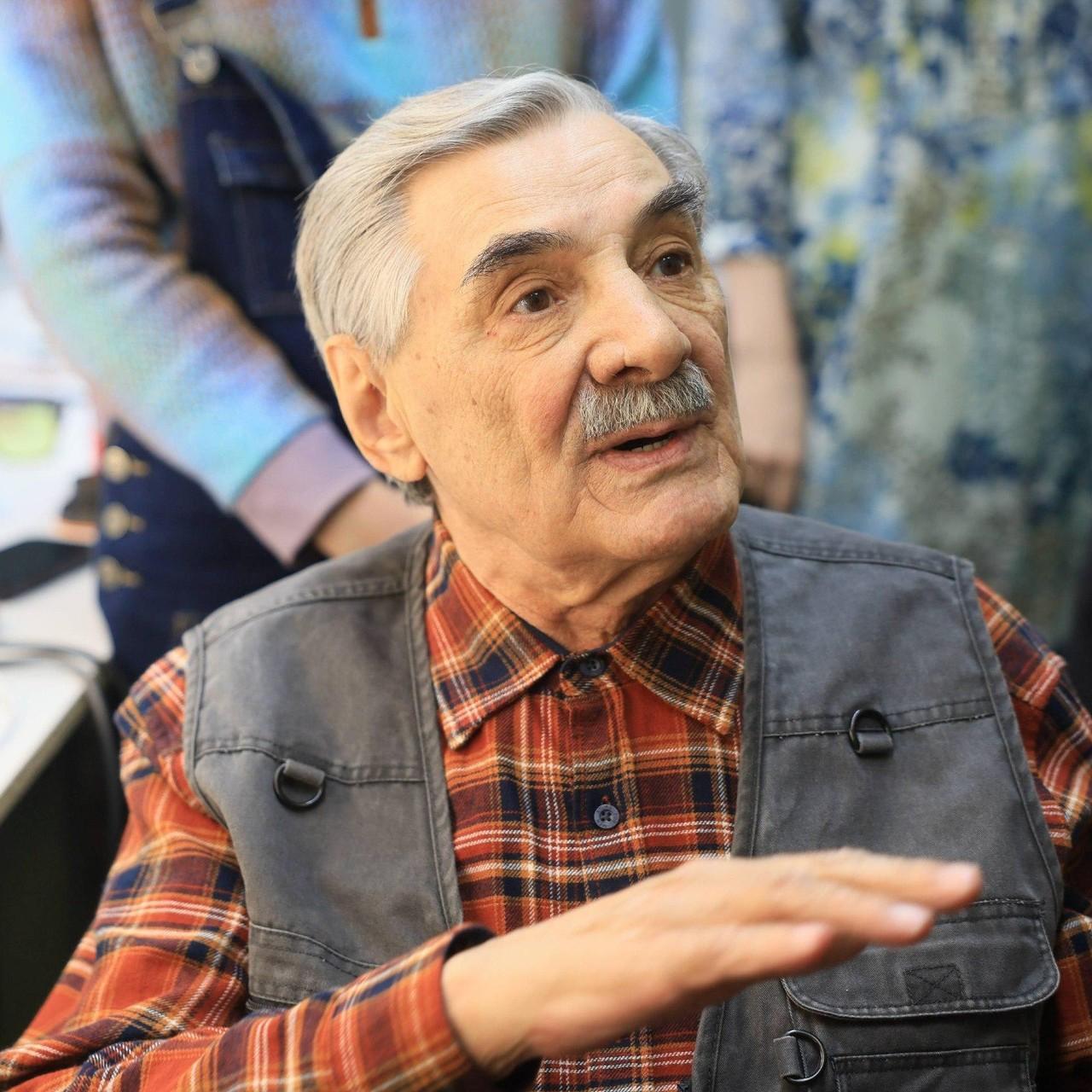 <p>Александр Панкратов-Черный</p>
