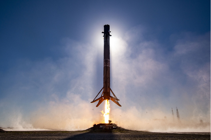 Компания SpaceX отправила на орбиту 114 спутников