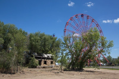Volgograd Ferris wheel reveals abandoned DK and wasteland
