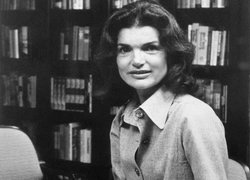 Что читала Джеки Кеннеди: 8 любимых книг и один запретный роман-провокация