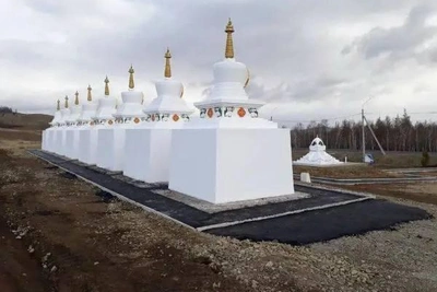 Ремонт восьми ступ Алханая профинансируют из гранта