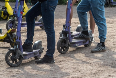 Уголовное дело в Воронеже: подростки на самокатах сбили девушку