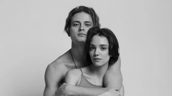 Молодые люди познакомились в 2024 году на съемках шоу «Звездные танцы» | Источник: jmedvedevaj и ildaryoung / Instagram (экстремистская организация, деятельность запрещена на территории РФ)