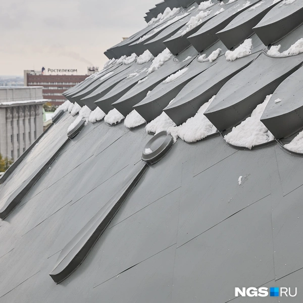 Цвет купола зависит от освещения и может выглядеть по-разному | Источник: Александр Ощепков / NGS.RU