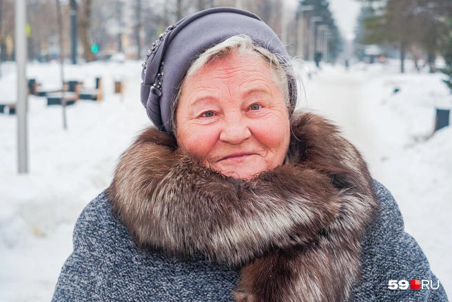 Галина Васильевна хотела бы, чтобы в ее ЖК было побольше деревьев и зелени | Источник: Тимофей Калмаков / 59.RU