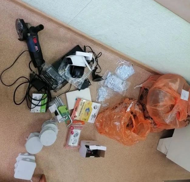 Житель Усманского района подозревается в краже из дома односельчанки | 48.ru