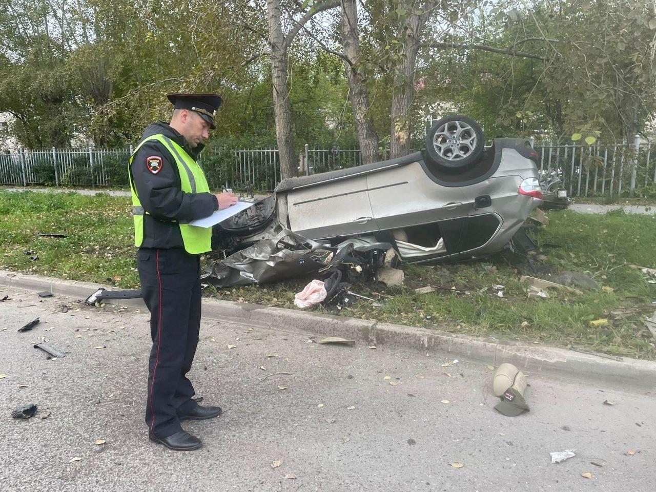 «Его разорвало на части». В Свердловской области водитель BMW разбился насмерть, угоняя от полицейских