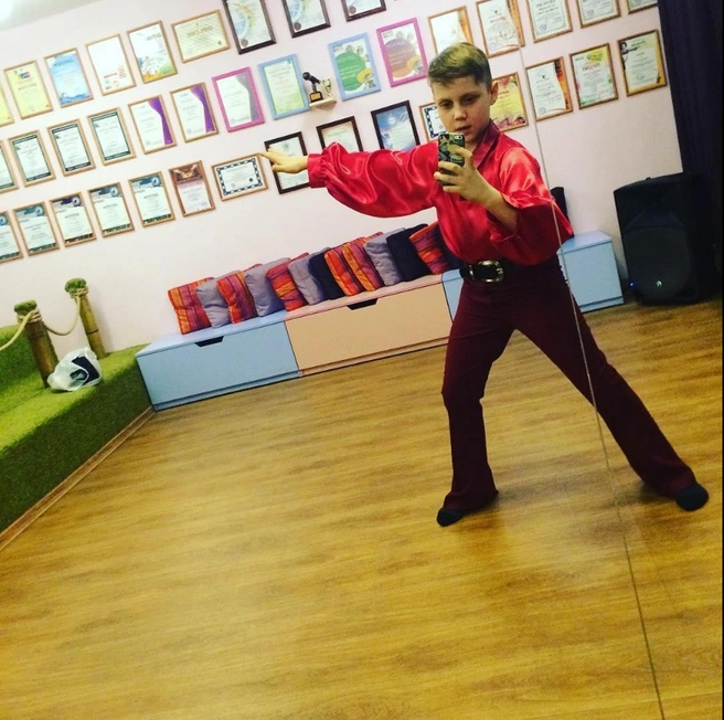 Ваня был очень активным ребенком | Источник: dmitrienko_vanya / Instagram (экстремистская организация, деятельность запрещена на территории РФ)