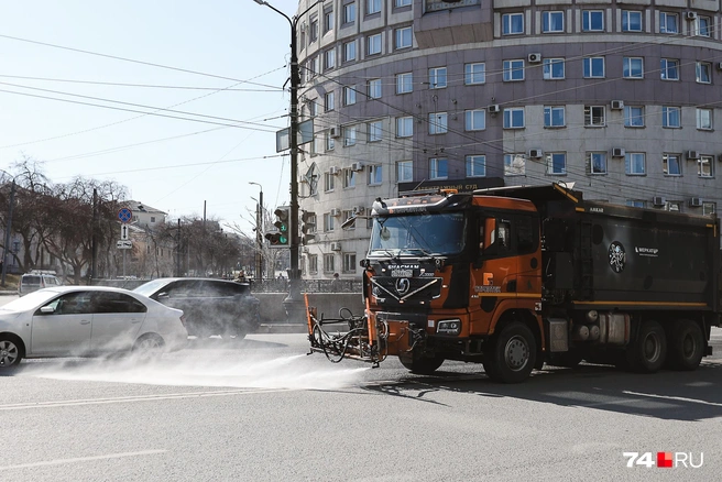 Особенно активно дорожная техника курсирует в центре | Источник: Наталья Лапцевич