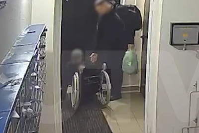 Инвалид перевернулся в подъезде из-за ковриков в Уфе