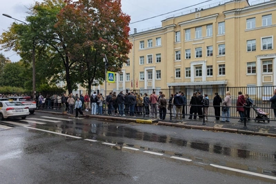 На участке в Приморском районе выстроилась очередь