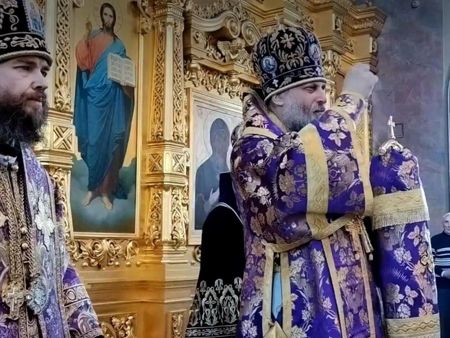 Митрополит Никодим сказал, что рязанская земля — это теперь его родина | Источник: Стоп-кадр из прямой трансляции богослужения