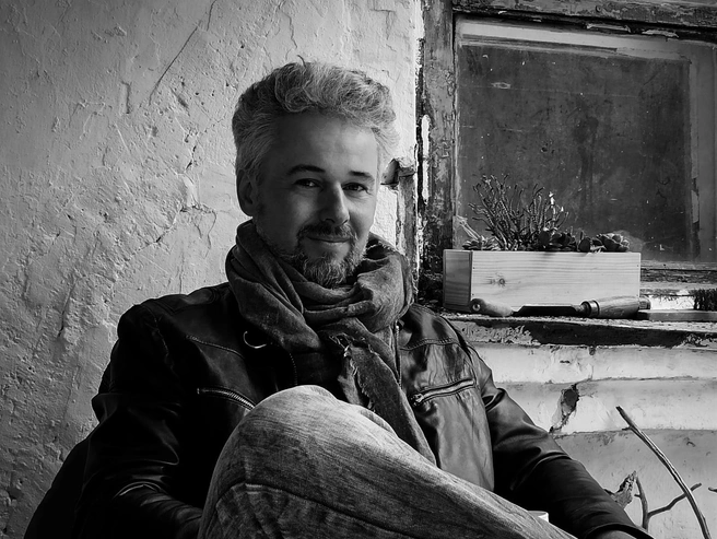 Владимир в своей мастерской | Источник: личный архив Владимира Кашина