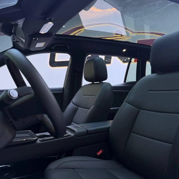 Салон электрокара Toyota | Источник: CarexKorea