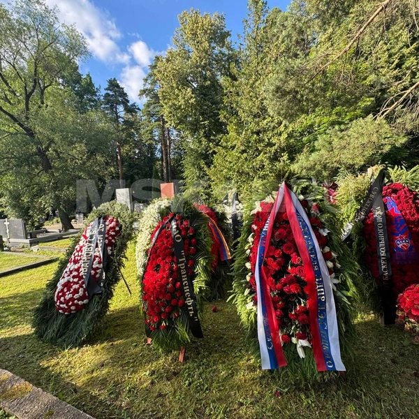 Почтили память Иванова и политические лидеры | Источник: Алина Мельникова / MSK1.RU, СтарХит