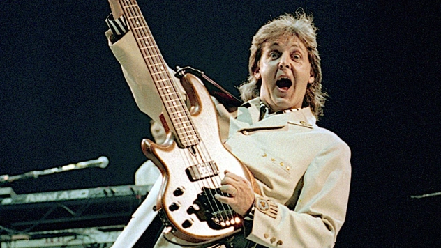 Левый взмах. Левое движение. 40 лет свободы для левшей!