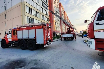 Ребенка спасли при пожаре на Петухова в Новосибирске