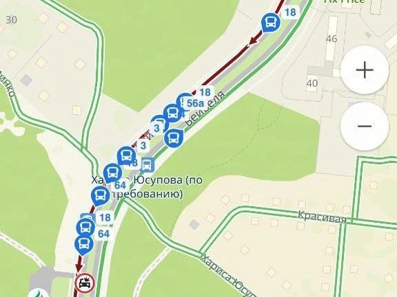 На месте аварии образовалась длинная пробка с участием нескольких автобусов. | Источник: 2ГИС