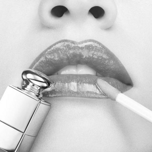 Блески для губ Dior Lip Maximizer теперь доступны в очень неожиданных цветах 🩵💛