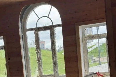Монтажной пеной испорчен домик «Амурских сезонов»