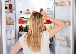 Вредят вам каждый день: 5 самых опасных продуктов в холодильнике — уберите их прямо сейчас