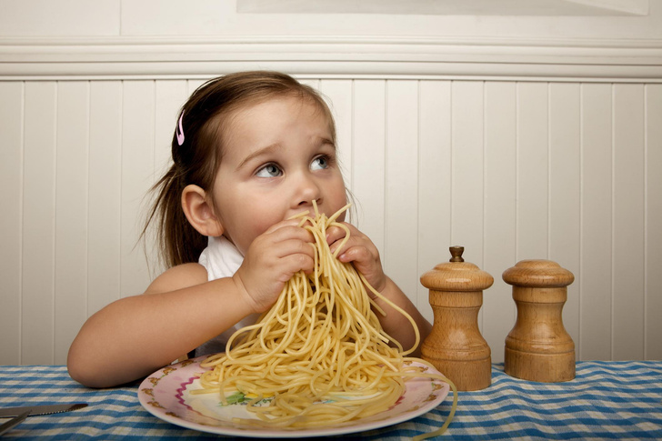 «Почему ребенок хочет есть только макароны?» Отвечает гастроэнтеролог