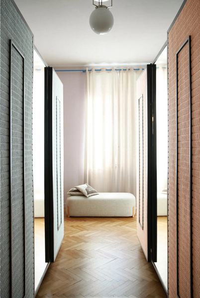 Квартира в Триесте с текстильными панелями и необычными потолками