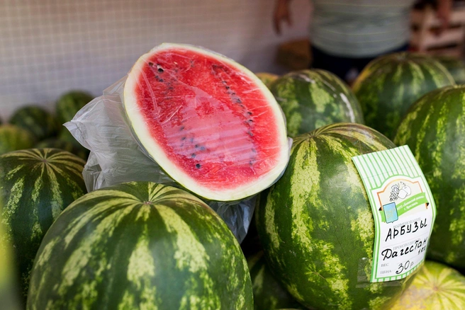 Эксперт на связи: можно ли кормить детей арбузом | Источник: Александра Савельева