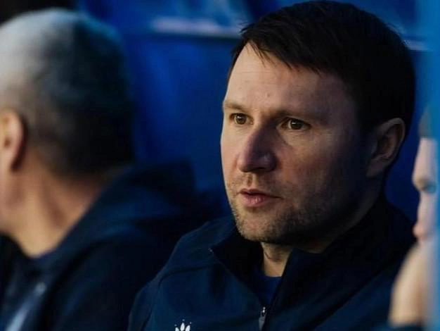 Предыдущий тренер проработал с командой почти два года | Источник: Fcsib.ru