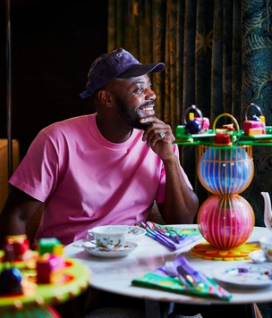 Коллаборация Bulgari Hotel London с художником Йинкой Илори