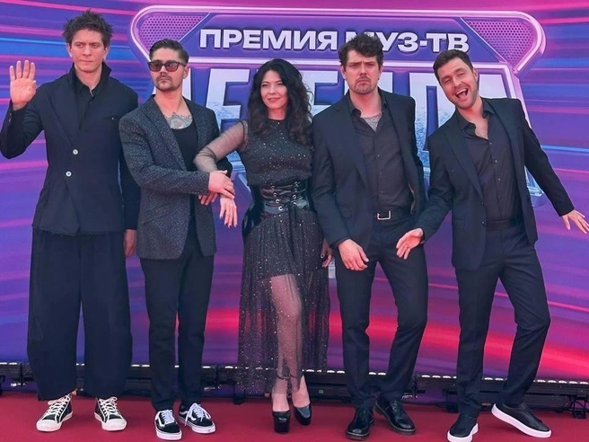 Группа The Hatters сегодня в сдержанном total black | Источник: Индира Лебедева / STARHIT