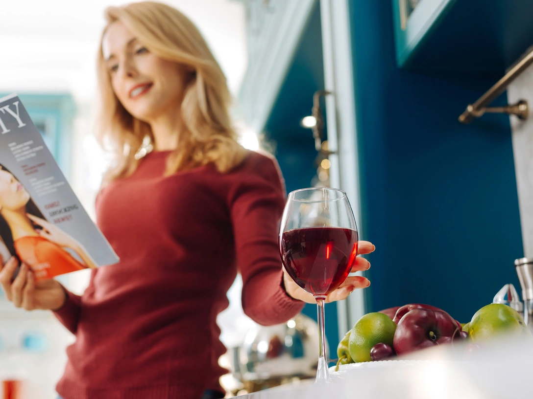 Тонкости вкуса: что любимое вино может рассказать о вас и вашем характере | marieclaire.ru
