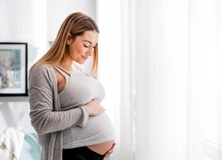 «Роды омолаживают организм» и еще 5 популярных мифов о беременности, в которые вы все еще верите