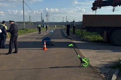 Отец: водитель Камаза отрицает вину в гибели сына-самокатчика