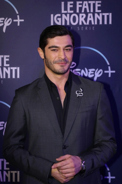 Бурак Дениз | www.starhit.ru