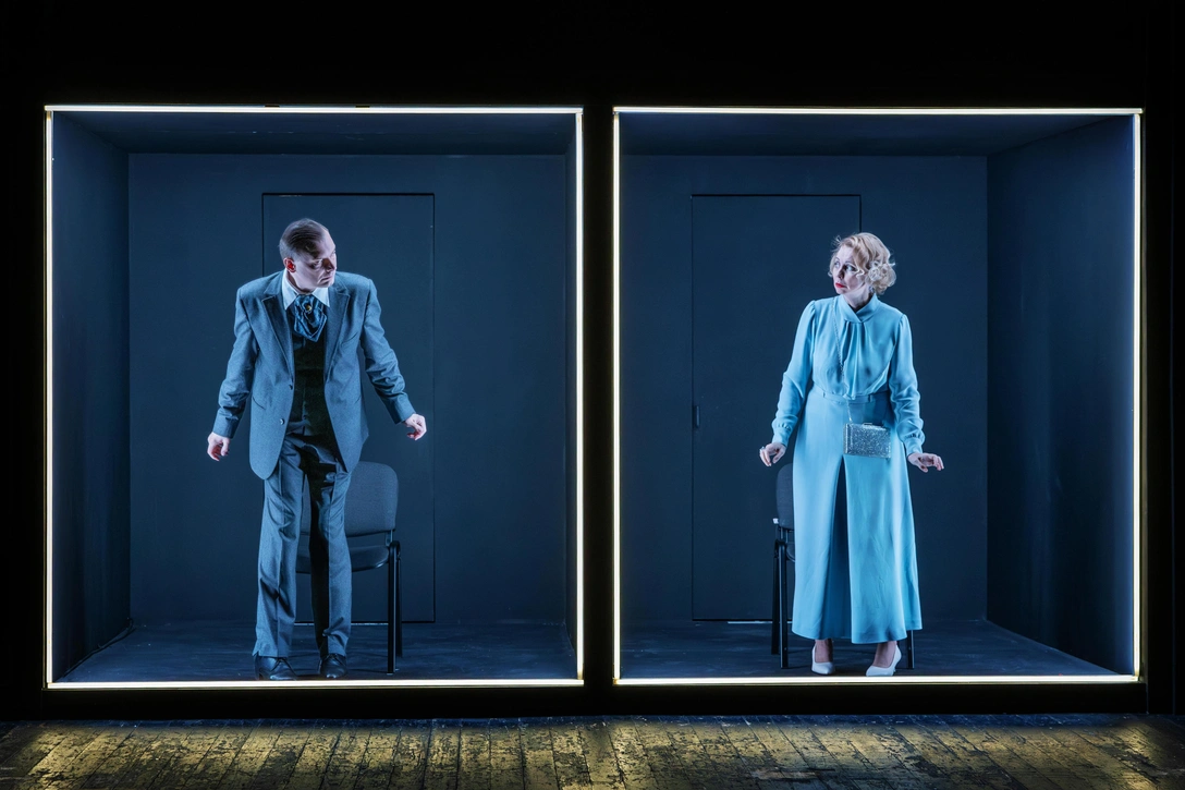 Спектакль для тех, кто не боится смеяться: Театр Маяковского представляет премьеру «Виндзорских насмешниц» | marieclaire.ru