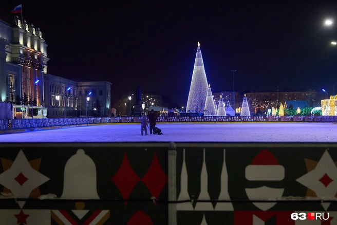 Всего три юных самарца решились выйти на лед | Источник: Роман Данилкин / 63.RU