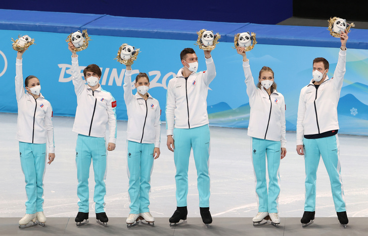 Российских фигуристов заподозрили в допинге: церемонию награждения отложили