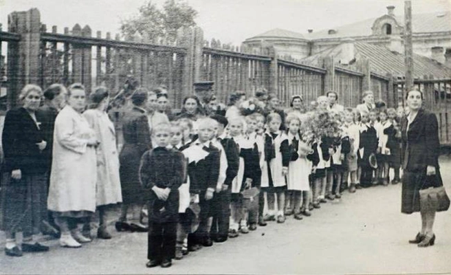 Снова 1954 год. Удачи вам, послевоенное поколение! | Источник: oldsaratov.ru