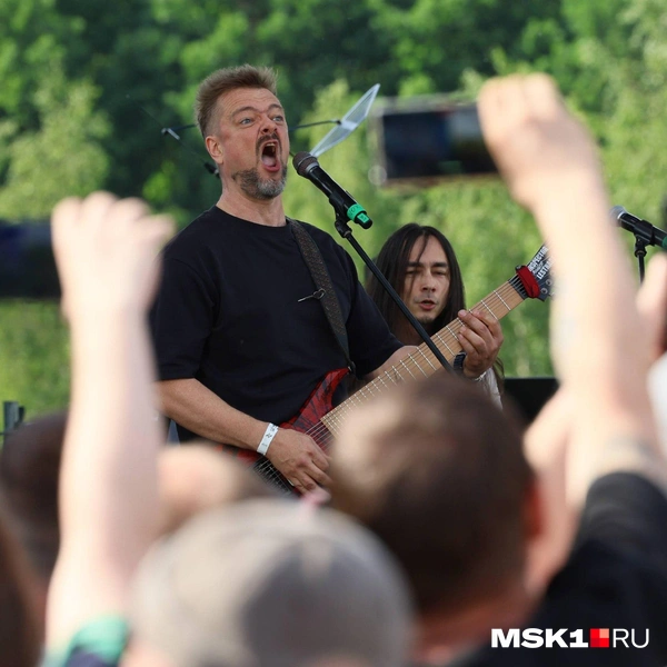Певец устроил настоящее шоу | Источник: Артём Устюжанин / MSK1.RU
