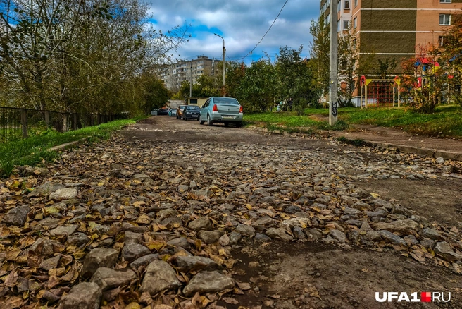 Дорога перед школой | Источник: Булат Салихов / UFA1.RU