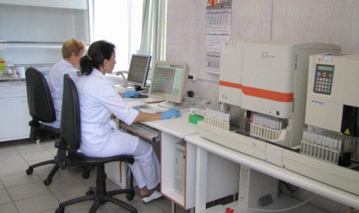 Требования к тестам на коронавирус в России могут смягчить. Роспотребнадзор дал "добро" альтернативным ПЦР методам