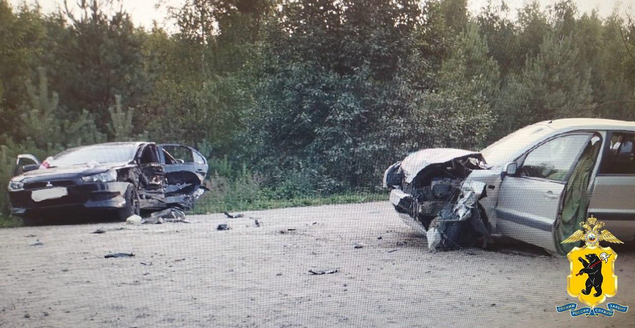 Водитель погиб, пассажир в больнице: подробности ДТП в Ярославской области 