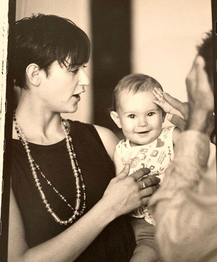 Редкое фото: Деми Мур трогательно поздравила старшую дочь с днем рождения