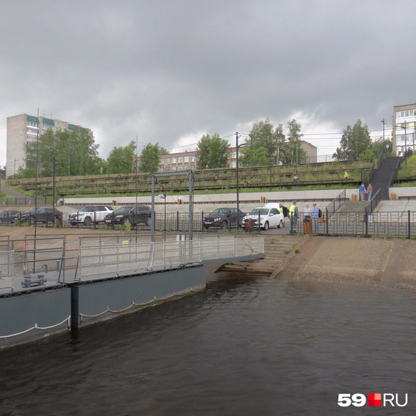 Вид с причала на набережную Краснокамска  | Источник: Кирилл Хафизов / 59.RU