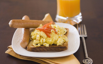 Ученые усомнились в пользе плотного завтрака для похудения