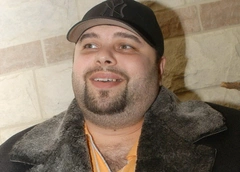 Максим Фадеев продемонстрировал худые ноги