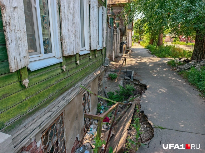 Типичные пейзажи недалеко от вокзала | Источник: Булат Салихов / UFA1.RU