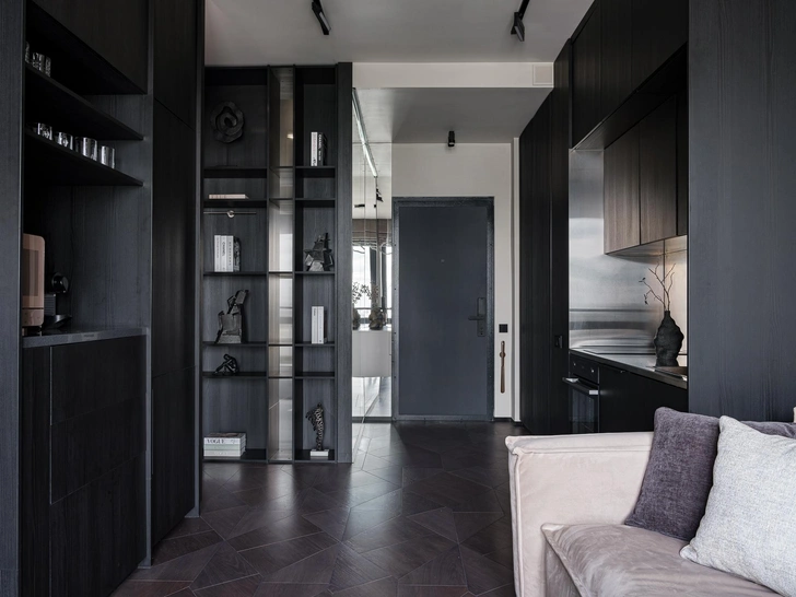 Мебель выполнена на заказ по эскизам дизайнера. Паркет, Esse. | Источник: Евгений Гнесин. Стиль: Ирина Бебешина 